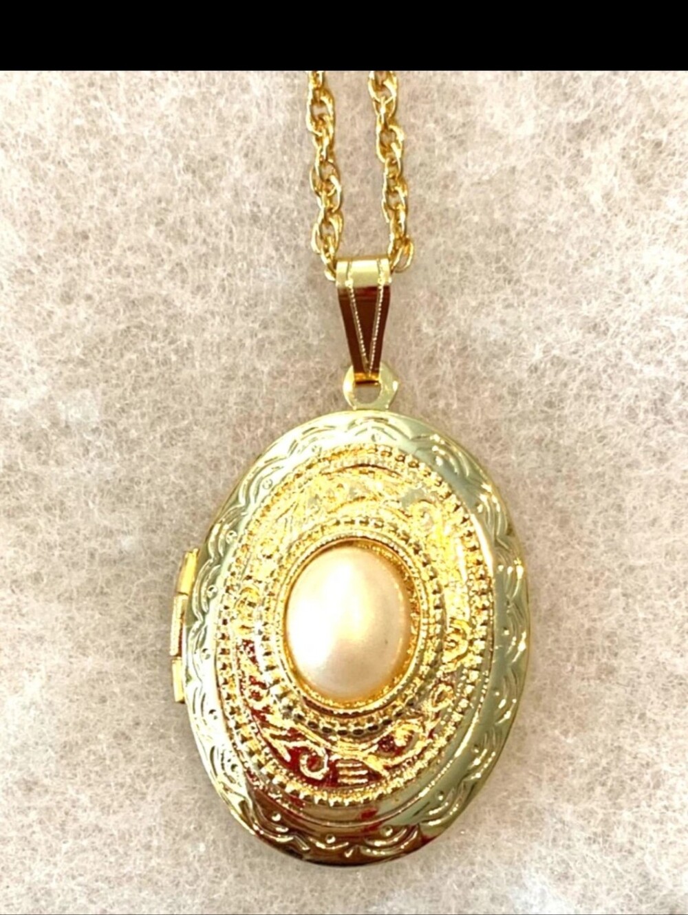 1928 Jewelry Vintage Gold-Tone Faux Pearl Oval Locket Necklace CC